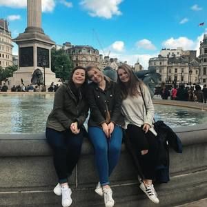 Meet your Posher, Danielle